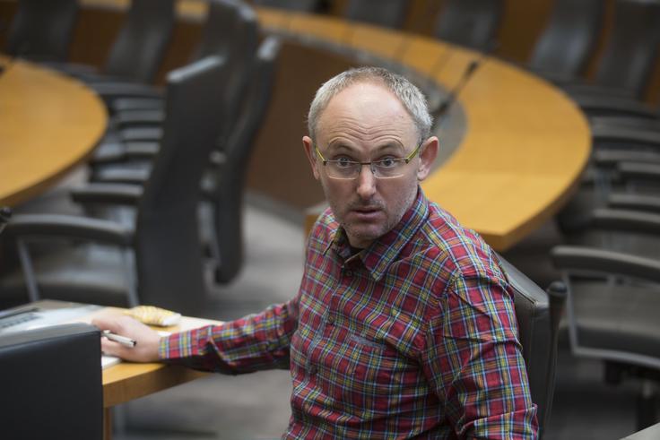 Franc Trček je povedal, da v Združeni levici nimajo iluzij glede okoljevarstvenega prebujanja tako predlagateljev današnje seje kot vlade. | Foto: Matej Leskovšek