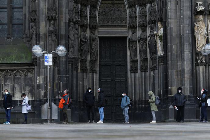 katedrala Köln, cepljenje | Katedrala v Kölnu je v zadnjih dneh decembra zagotovila svoje prostore za cepilni center. | Foto Reuters