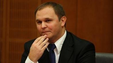 Kolektiv Dela Revij: NKBM naj predstavi rešitve za nevzdržno situacijo