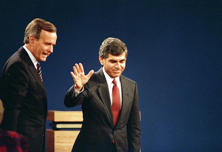 Od leta 1990 naprej je na ameriških predsedniških volitvah 20-krat zmagal višji kandidat, devetkrat nižji, dvakrat pa sta bila oba kandidata enake višine. Na volitvah leta 1988 sta se spopadla 188 centimetrov visoki republikanec George Bush starejši (levo) in 173 centimetrov visoki demokrat Michael Dukakis. Zmagal je višji republikanec. | Foto: Guliverimage
