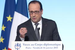 Hollande po nasilnih protestih zaradi karikatur brani svobodo govora (video)