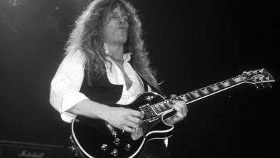 Umrl kitarist zasedbe Whitesnake John Sykes