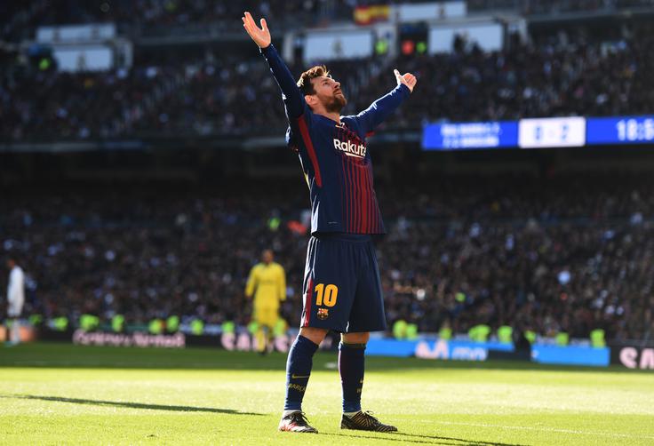 Lionel Messi, ki je v soboto zavil v črno štadion Santiago Bernabeu, je po novem ovrednoten na 180 milijonov evrov. | Foto: Getty Images