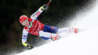 Kranjec je odložil zaščitno masko, rdeče majice ne želi