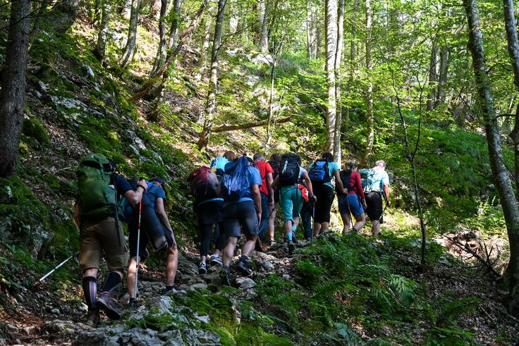 Strmo navzgor proti Orožnovi koči | Foto: Matej Podgoršek