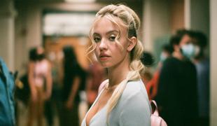 Safari v domači omari: kako zablesteti kot Sydney Sweeney?