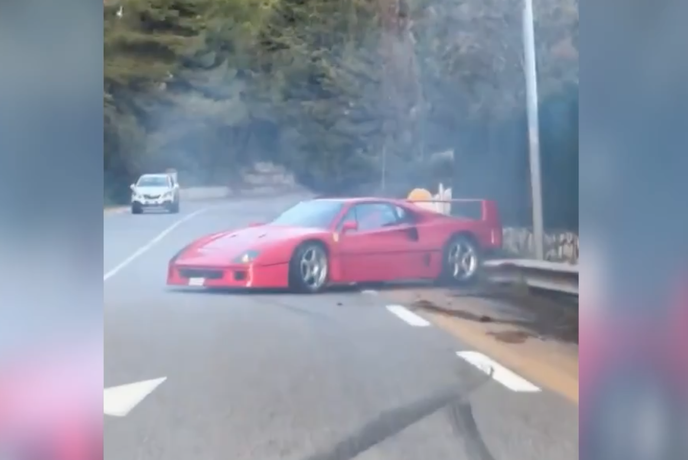 Poglejte si posnetek, neverjetno – v nekaj dneh že drugi razbiti ferrari F40 #video