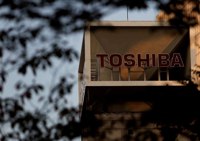 Sedež podjetja Toshiba v japonski prestolnici Tokio. Glede na prihodke in število zaposlenih je Toshiba eno od 50 največjih japonskih podjetij.  | Foto: Reuters