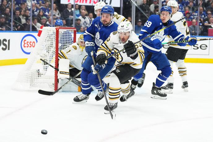 Toronto Maple Leafs - Boston Bruins | Boston je v odločilni tekmi za napredovanje ugnal Toronto. | Foto Reuters