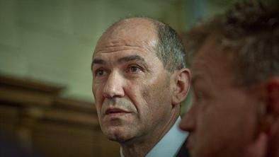 Sodišče Janši, Črnkoviču in Krkoviču vendarle poslalo pisne odpravke sodbe