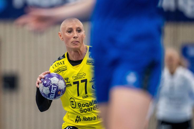 Camilla Herrem Norveška rokometašica Camilla Herrem se je po prebolelem raku dojke uspešno vrnila na parket. | Foto: Profimedia