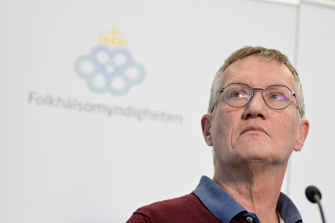 Anders Tegnell je glavni epidemiolog v švedski državni agenciji za javno zdravje in je neodvisen od vlade. Sam zase pravi, da je med Švedi priljubljen, toda pred dnevi je proti njegovemu pristopu, ki teži k čimprejšnji čredni imunosti, v odprtem pismu protestiralo okoli 2.300 švedskih akademikov. | Foto: Reuters