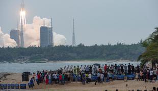 Ostanki kitajske rakete pristali v bližini Maldivov