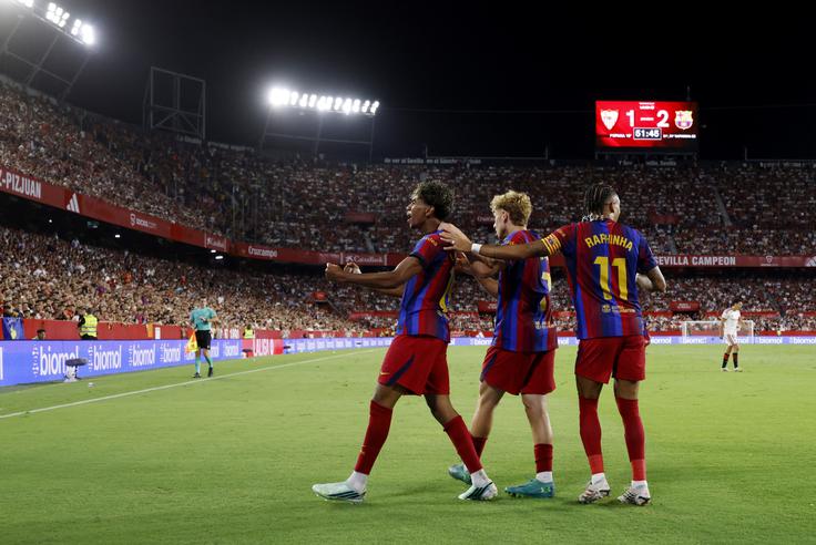 Raphinha je popeljal Barcelono do zmage s 3:1 v Sevilli. Dosegel je vse zadetke za goste iz Katalonije. | Foto: Reuters