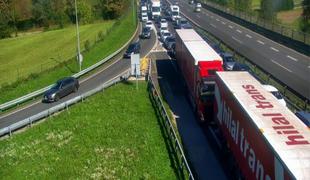 Po štajerki le po odstavnem pasu, zastoj ostaja