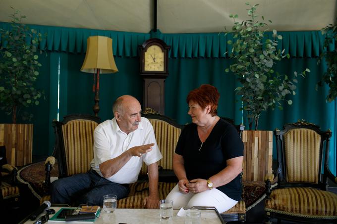 Janez Pezelj in Anita Caruso med pogovorom | Foto: Fundacija Alma