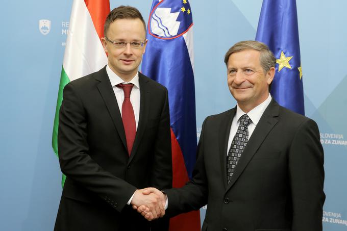Madžarski zunanji minister Peter Szijjarto se je aprila lani srečal s Karlom Erjavcem. | Foto: STA ,