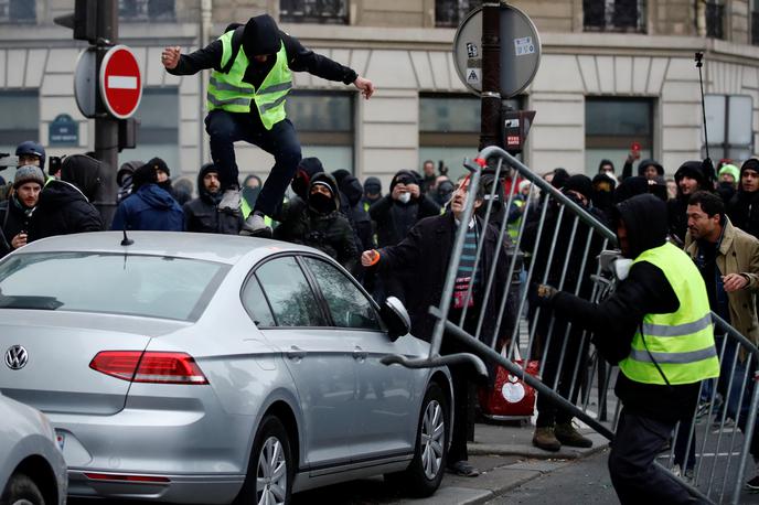protesti Pariz Francija rumeni jopiči | Protestniki gibanja rumenih jopičev so v soboto že dvanajstič zapored preplavili trge in ulice francoskih mest. | Foto Reuters