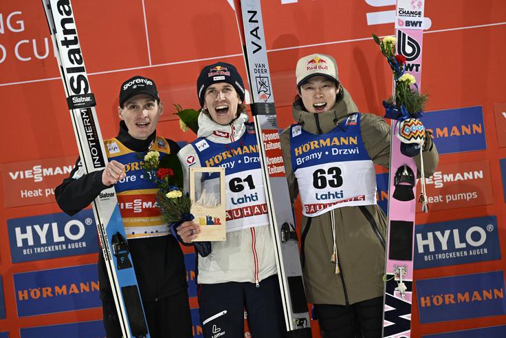 Na stopničke so se povzpeli Slovenec, Avstrijec in Japonec. | Foto: Guliverimage