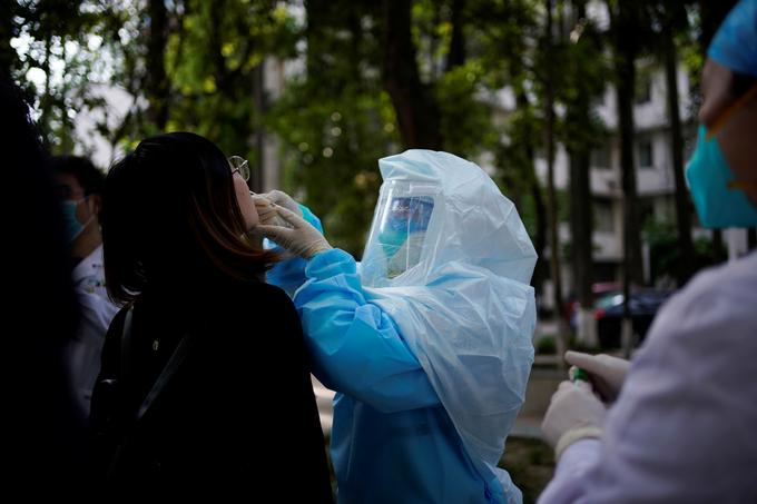 Novi koronavirus je bil v Wuhanu močno razširjen že pred prvimi uradno potrjenimi primeri okužbe z novim koronavirusom. | Foto: Reuters