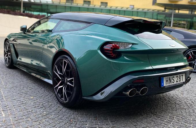 Ekstravagantni zadek v slogu avtomobilov "shooting brake", kombinacija kupeja in klasičnega karavana. Aston Martin in Zagato sta vanquishu namenila veliko luksuza in športnosti. | Foto: Gašper Rednak