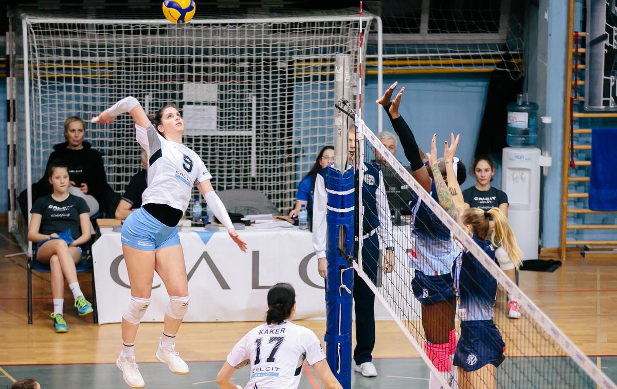 Calcit Volley | Madžarska ekipa je bila že v Kamniku pretrd oreh za Calcitovke. | Foto Klemen Brumec