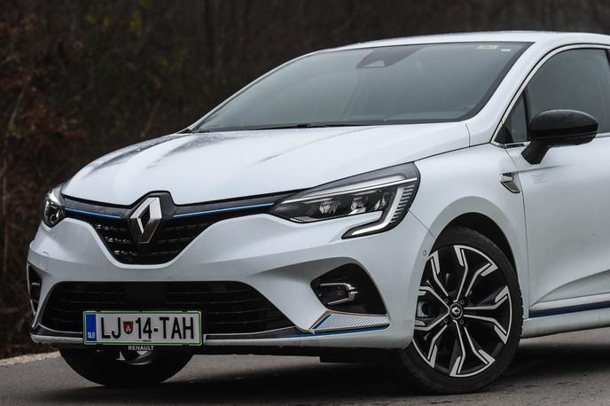 Renault clio e-tech hybrid | Renault je v prvem četrtletju pričakovano najbolje prodajani avtomobil v Sloveniji. Renault jih je registriral 826, lani do konca marca 885. | Foto Gašper Pirman