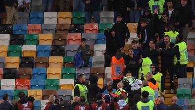 Ob robu nogometne tekme z Izraelom v Vidmu propalestinski protesti #video