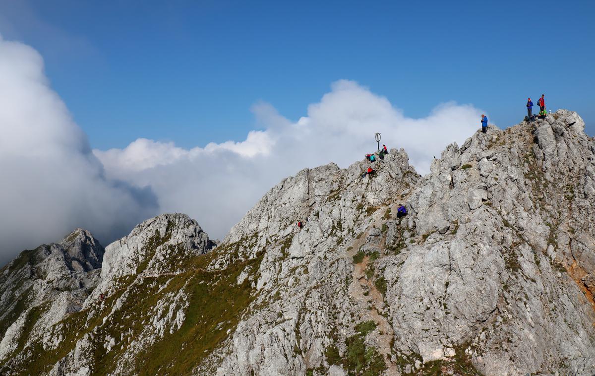 pohod hribi Vrtača | Nad oblaki. Vrtača je drugi najvišji vrh Karavank. | Foto Matej Podgoršek
