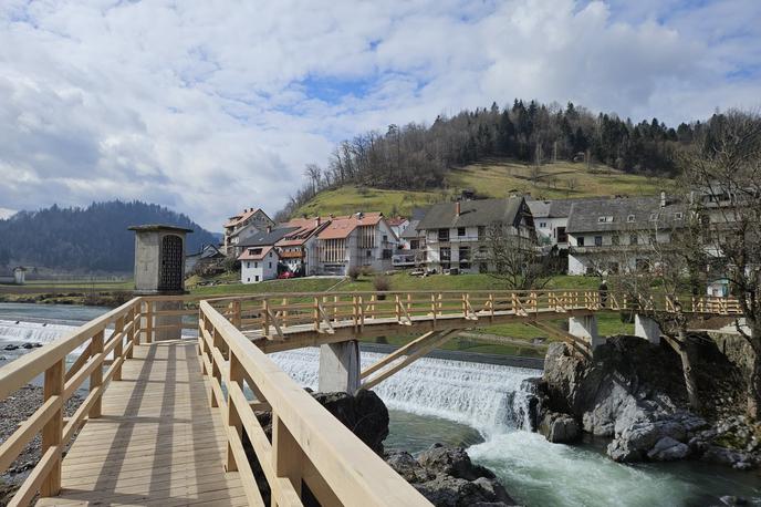 Kopališče Škofja Loka | Potop so izvedli v sušnem obdobju, ko vsaj en teden ni deževalo, torej v vodostaju, ki ga je moč pričakovati v pomladnih mesecih, poleti pa bo verjetno globina vodostaja še manjša. | Foto STA