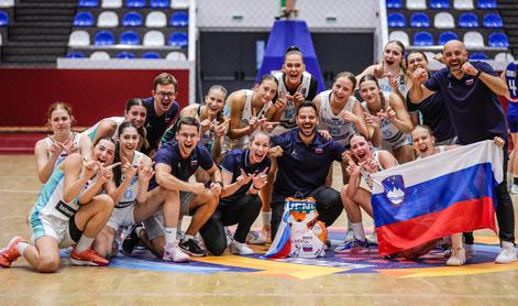 Mlade Slovenke prek Finske v četrtfinale EuroBasketa