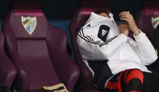 Šok za šokom: Mourinho ne bo odstopil, Casillas se je skril v bundo