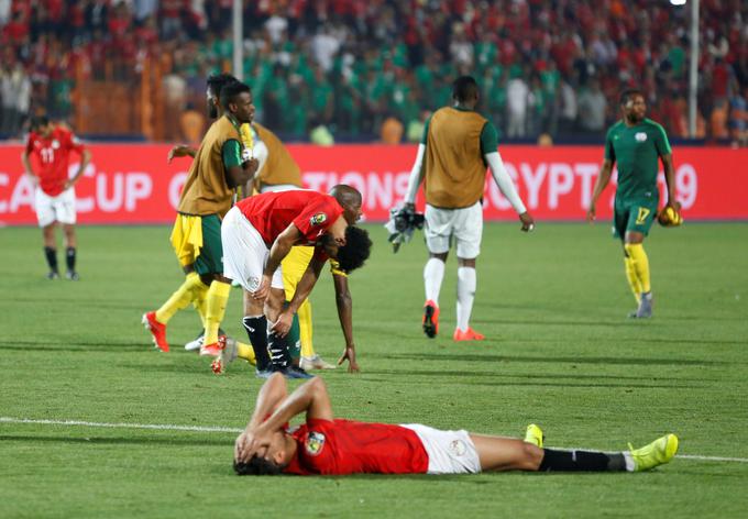 Razočaranje Egipčanov po porazu in koncu upov na naslov prvakov. | Foto: Reuters