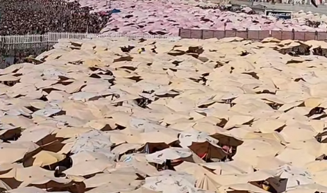 Turistični pekel: prizor s plaže, ki šokira #video