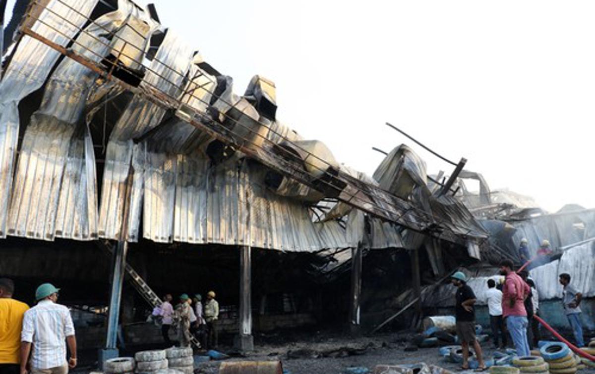 Požar v Indiji | V času požara je bilo v poslopju več kot 300 ljudi. | Foto Profimedia
