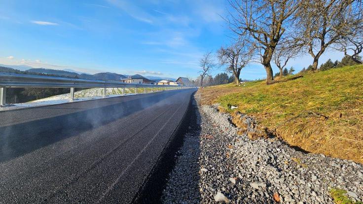 V Šenbricu sanirali plaz, trajno obnovili cesto in zagotovili varnost krajanov. | Foto: Mestna občina Velenje