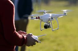 Slovencu grozi zapor, v Avstriji z dronom ogrožal helikopter
