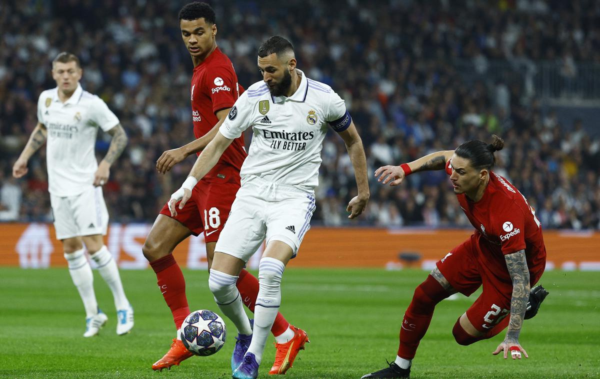 Real Madrid - Liverpool | Real je s skupnim izidom 6:2 v osmini finala lige prvakov izločil Liverpool. Edini gol na povratni tekmi je zabil Karim Benzema. | Foto Reuters