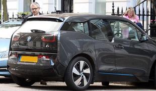 "Mr. Bean" ima nov avtomobil: po prodaji mclarna F1 zdaj vozi (tudi) BMW i3