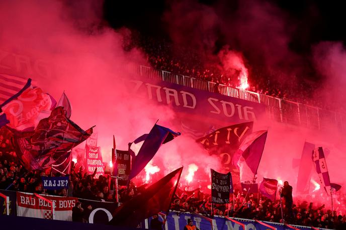 Dinamo Zagreb Bay Blue Boys | Dinamo Zagreb v tem stoletju še ni odigral uradne tekme v Srbiji. Danes jo bo v Bački Topoli, kjer pa navijači modrih, navijaška skupina Bad Blue Boys, ne bo imela vstopa na stadion. Podobno velja za goreče privržence Maccabija.  | Foto Reuters