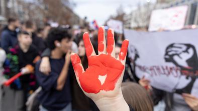 Zrušitev nadstreška v Novem Sadu: za 13 obtoženih odrejen hišni pripor