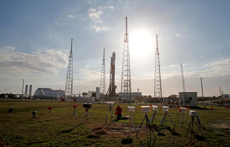 Okoli 600 kilogramov težka sonda bo na Luni posnela fotografije in video posnetke, podatke pa bo delila z ameriško vesoljsko agencijo Nasa za raziskave o nastanku Lune. Na Luno naj bi tudi postavila izraelsko zastavico ter raziskovala njeno magnetno polje. | Foto: Reuters