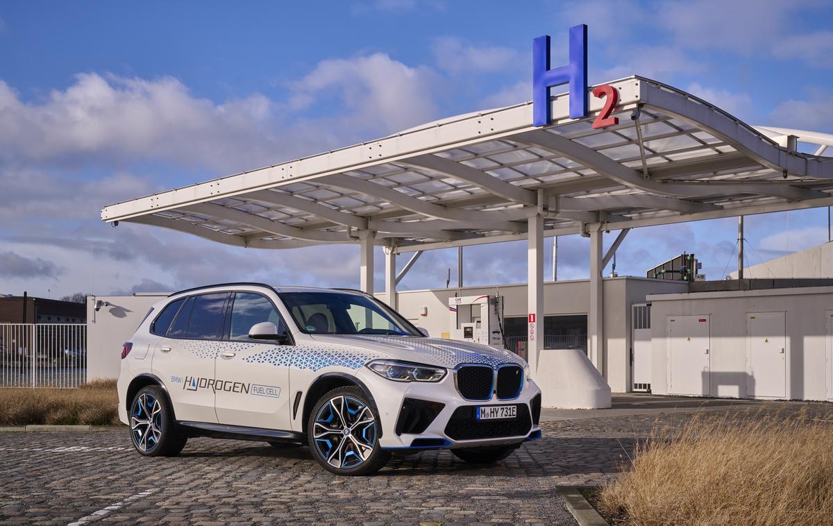 BMW vodik | BMW-jev testni razvojni avtomobil iX5 s pogonom na vodik. | Foto BMW