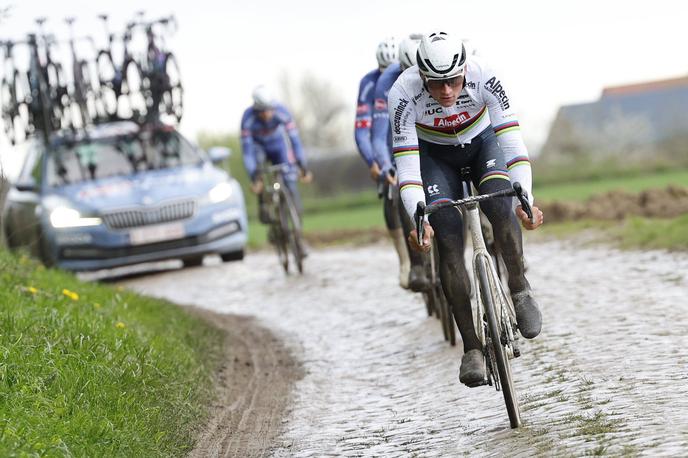 Paris - Roubaix, Mathieu van der Poel | Mathieu van der Poel je prvi favorit za zmago na letošnji dirki Pariz - Roubaix | Foto Guliverimage