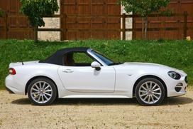 Fiat 124 spider - fotogalerija prve vožnje novega modela