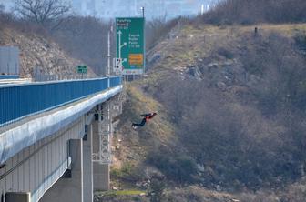 Umrl pri skoku z viadukta Limska Draga na Hrvaškem