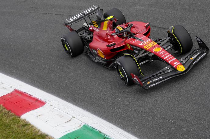 Monza Carlos Sainz Ferrari | Carlos Sainz je na svoj 29. rojstni dan odpeljal najhitrejši krog petkovih treningov v Monzi. | Foto Guliverimage