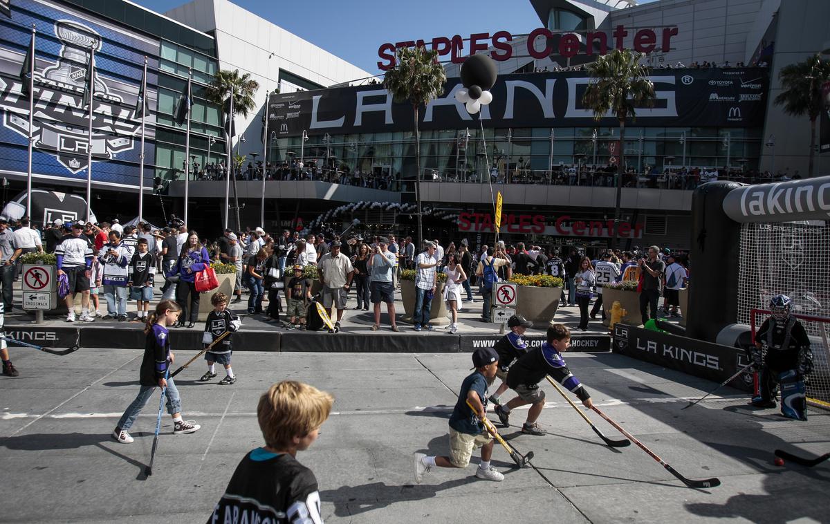 Staples Center | V igri za organizacijo preostanka sezone NHL so le še Los Angeles, Las Vegas, Chicago, Edmonton in Toronto. | Foto Reuters