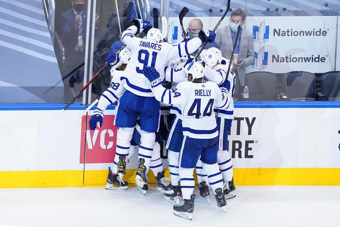 Liga NHL | Hokejisti Toronta so po podaljšku premagali Columbus in rezultat v skupnih zmagah izenačili na 2:2. | Foto Guliver/Getty Images