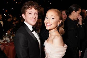 Ariana Grande in Ethan Slater sta se razšla